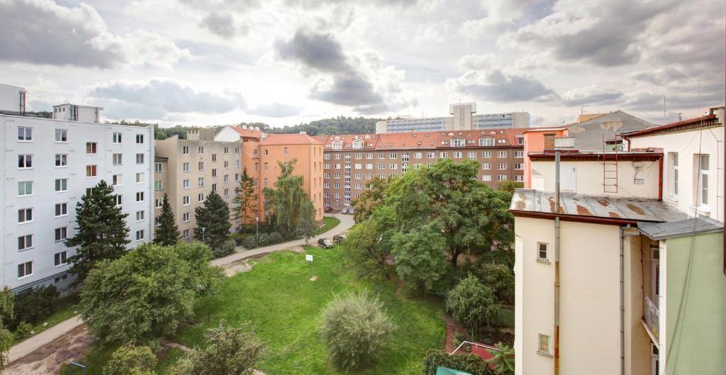 Yellow Apartment Deluxe Бърно Екстериор снимка